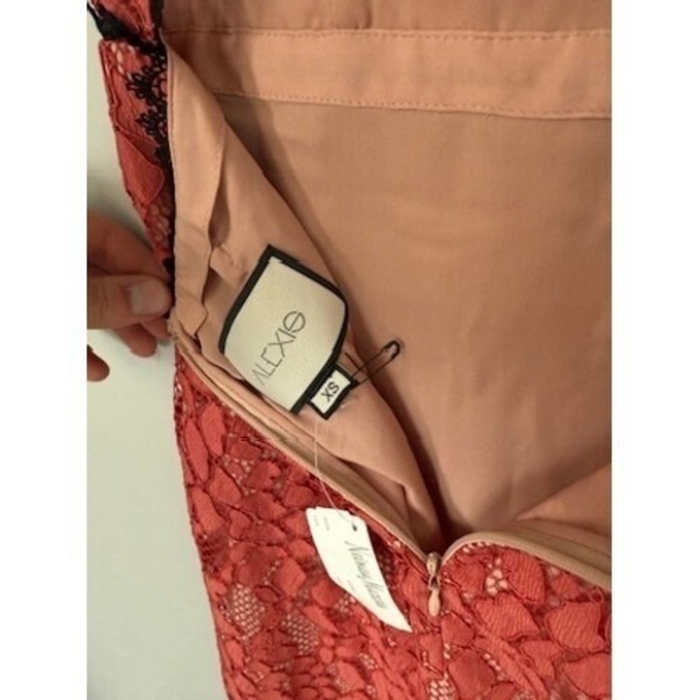 Alexis Lace Dress Open Back Short Sleeve Pink XS Coral Cocktail Wedding $450 - Picture 4 of 10